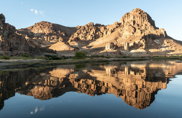 Fototapeta na wymiar reflection of the mountain in lake
