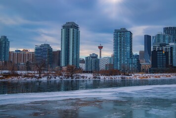 Fototapeta premium Panoramic Calgary Skyline In The Winter
