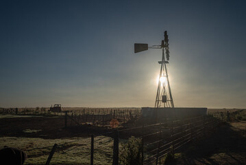 molino al amanecer en el campo  © mimirada_enfotos