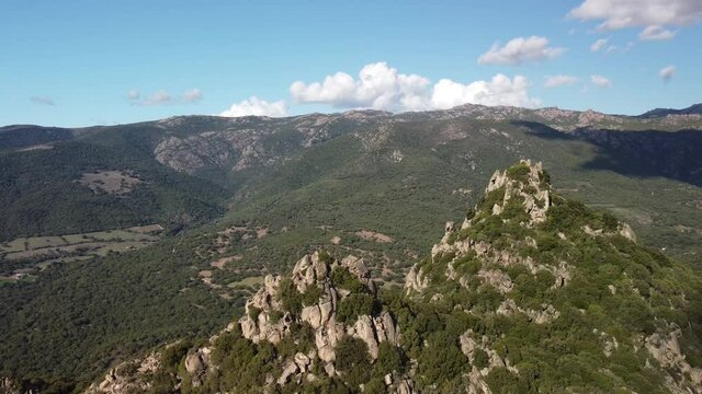 Bellissima veduta aerea del monte acuto , berchidda , Sardegna.