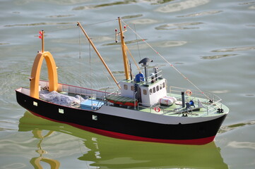 RC - Modellschiff des norwegischen Hecktrawlers Sagitta Bergen BB91