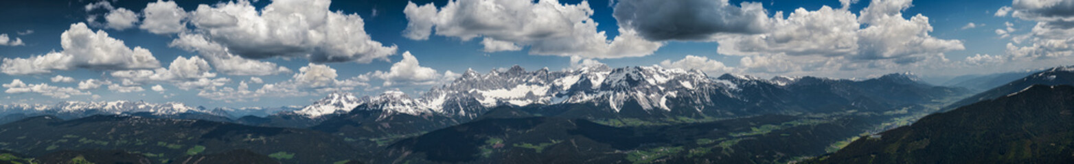 Fototapeta na wymiar Dachstein massif extra large panorama view from Pichl bei Schladming at Austria