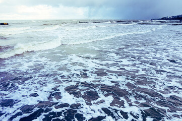 Fototapeta premium Baltic Sea waves, cloudy sky