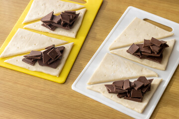 チョコレートパイを手作りするイメージ。バレンタインデーイメージ