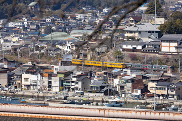 EOSRP.広島尾道、街中のキハ電車。