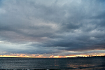 阿漕浦海岸からの日の出
