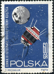 POLAND - CIRCA 1966: A stamp printed in Poland showing satellite Lunnik