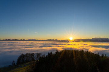 Sonnenaufgang über dem Nebelmeer