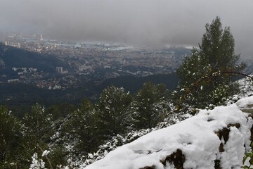 Mont Caume sous la neige à Toulon  La rade blanche