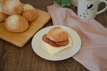 ハムとチーズのパン