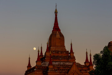 Fototapeta premium Bagan, Myanmar, November 13, 2016: pagoda places of worship of myanmar people