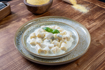 gnocchi di polenta con formaggio