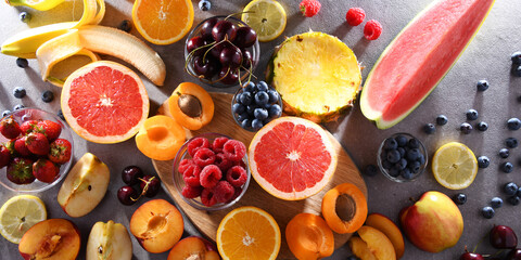 Composition with a variety of fresh culinary fruits