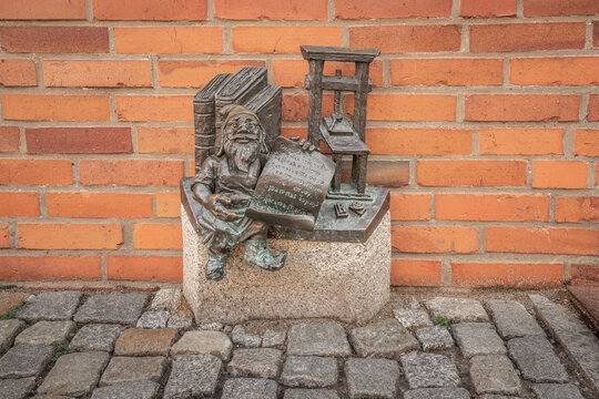 Caspar the Printer dwarf (Drukarz Kacper) - since 2005 hundreds of wroclaw dwarf figurines appeared in the city - Wroclaw, Poland