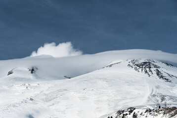 Fototapeta na wymiar Snowy mountain landscape