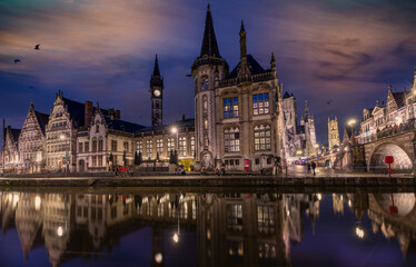 Fototapeta na wymiar Beautiful Gent at night