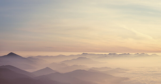Majestic sunset in the mountains.The natural light of the sun fell on the horizon.