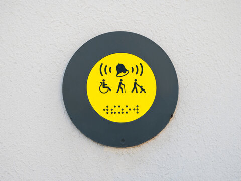 Wireless Assistant Call System For People With Limited Mobility