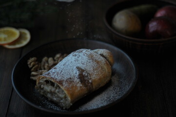 apple pie with cinnamon