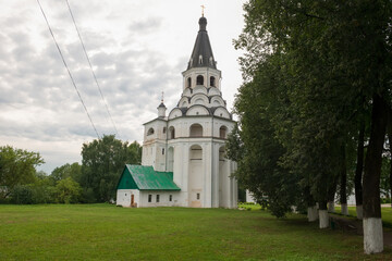 Fototapeta na wymiar Alexandrov, Russia - AUGUST 10, 2021. The crucifixion church-bell tower in the Alexander Sloboda. Museum-reserve 