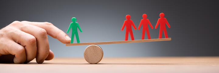 Leveraging Communities Imbalance. Business Candidate Comparison