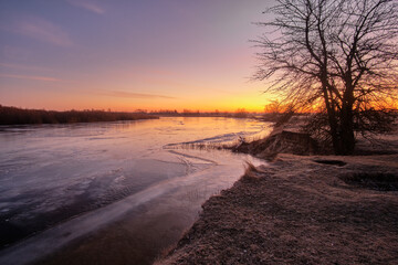 Fototapeta na wymiar sunrise in winter