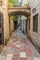 Fototapeta na wymiar Narrow alley in the Old Town of Kotor, Montenegro