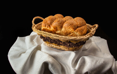 Classic Bread Basket