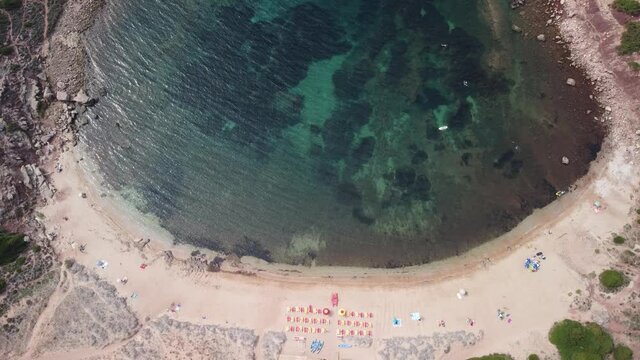 Una bella Spiaggia nel nord Sardegna, bei colori mare pulito