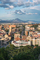 Fototapeta na wymiar vista panoramica de Alicante al atardecer, España