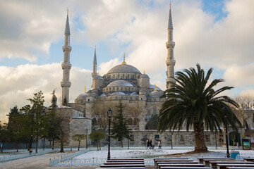 Fototapeta na wymiar January cloudy day at the ancient mosque of Sultanahmet Camii. Istanbul, Turkey
