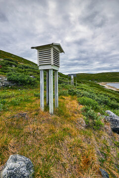 Norway, around the city of Lom - there is a simple device for measuring meteorological data in the photo