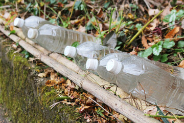 猫除けのペットボトル