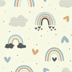Tapeten Regenbogen Regenbogen und Herzen pastellfarbenes, nahtloses Muster. Regenbogen mit Wolken handgezeichneten Doodle niedlichen Baby- oder Kinderdruck.