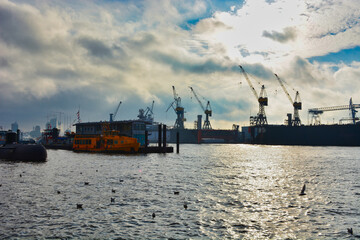 Naklejka premium Der Hafen in Hamburg