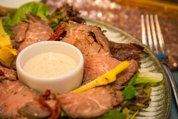 food.fish.meat.salade