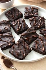 Healthy dessert, chocolate brownies made with avocado, sugar and gluten free. Step by step recipe.