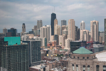 modern and historic cityscape in chicago illinois