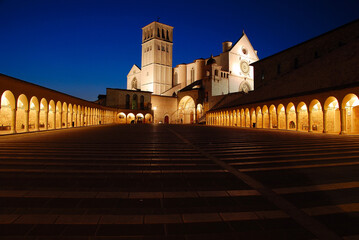 Fototapeta premium ASSISI BASILICA OF S. FRANCESCO - NIGHT PHOTO - ARTIFICIAL LIGHTNING