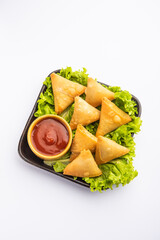 Mini triangle patti samosa