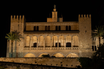 Fototapeta na wymiar General view of the Almudaina Palace at night