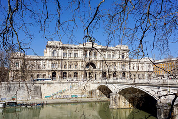 Obraz premium The Palace of Justice in Rome and the river Tiber