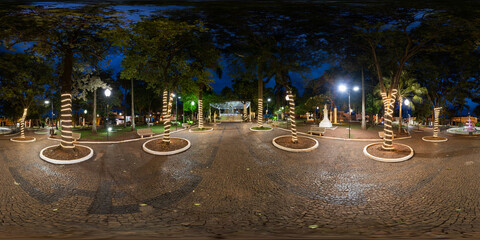 equirectangular photo with Christmas lights in a square in Bariri, São Paulo, Brazil