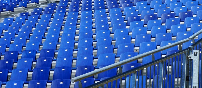 Trib&uuml;ne blau / Stands blue