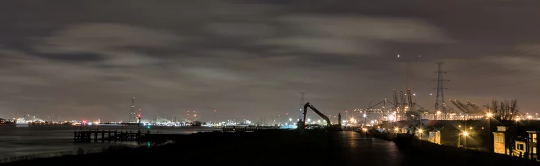 Plexiglas foto achterwand Haven van Antwerpen - België bij nacht © Emil