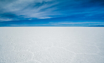 Fototapeta na wymiar View of the amazing Salar de Uyuni Salt Flats in Bolivia.
