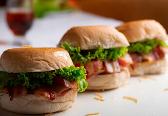 sandwich with bacon