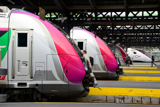 Trains de banlieue à la gare de l’Est à Paris, le 2 juillet 2020