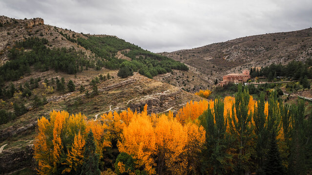 Albarrac&iacute;n is a small town in the hills of east-central Spain, above a curve of the Guadalaviar River. 