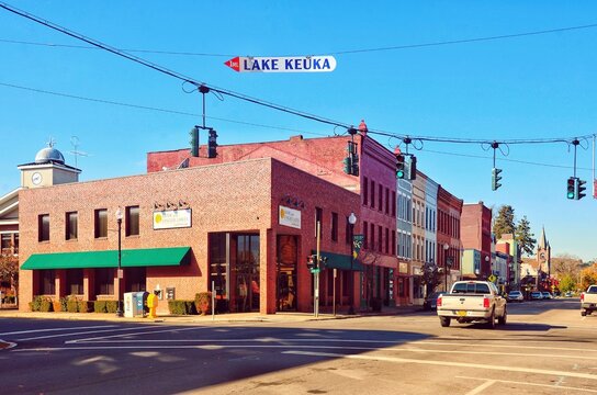 Penn Yan, New York, US- October 31, 2020:  ‘Bank Of The Finger Lakes’ In Downtown Main Street At Corner Of The Intersect, With Direction Sign Of Lake Keuka. American Small Town. Cityscape 